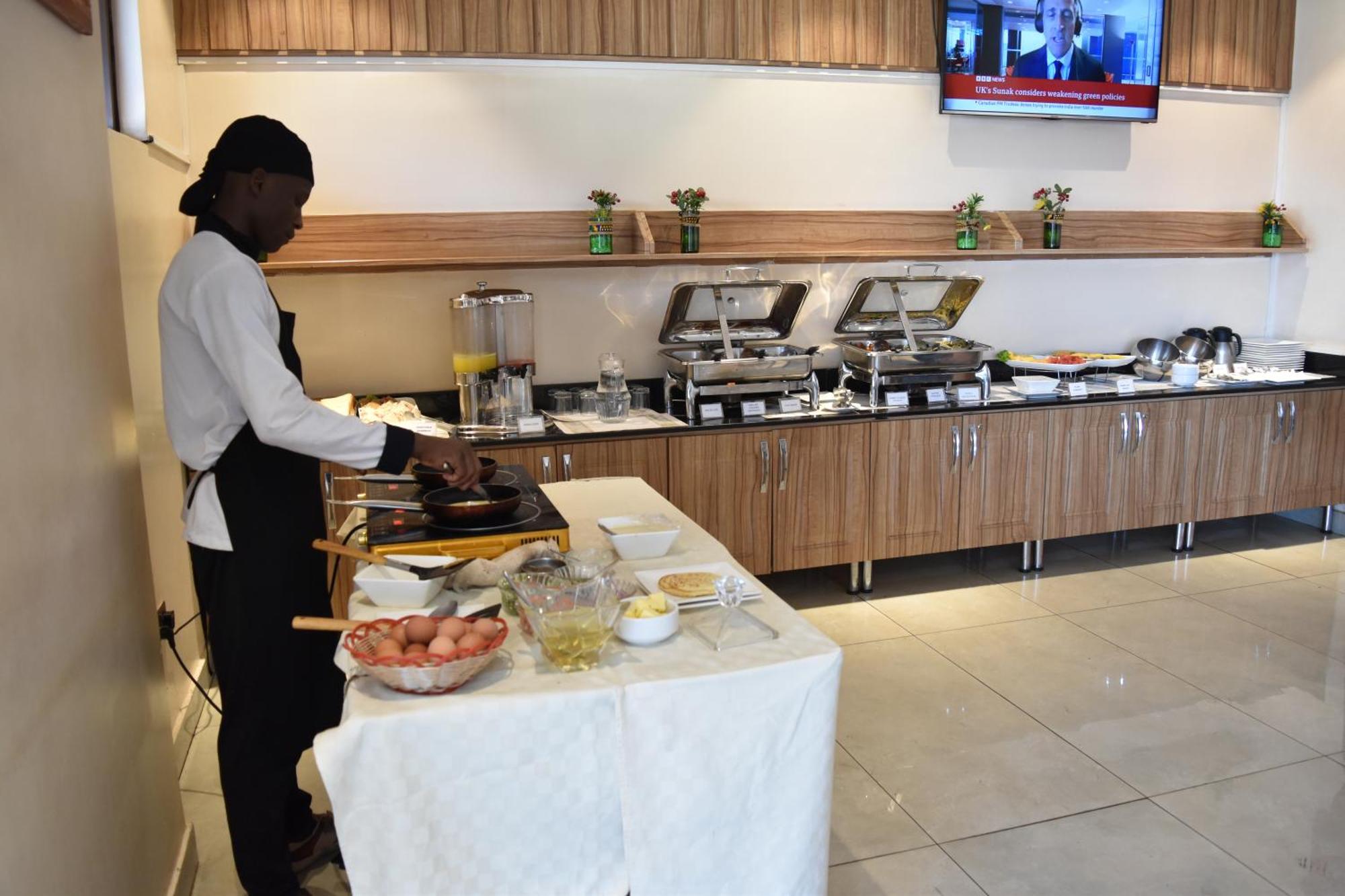 Millennium Terrace Hotel Kampala Kültér fotó